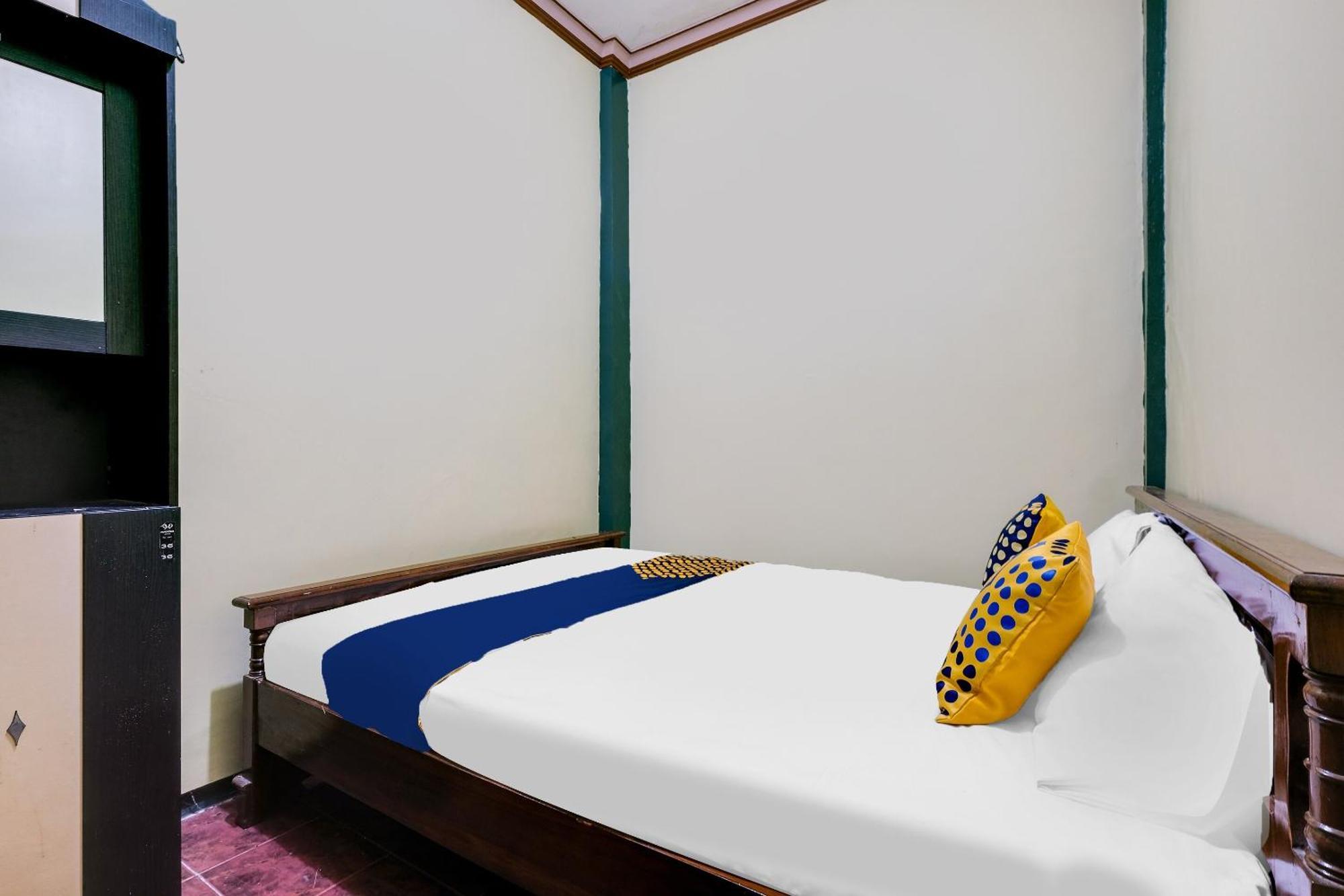 Spot On 92068 Pudja Kesuma Homestay Syariah 요그야카르타 외부 사진