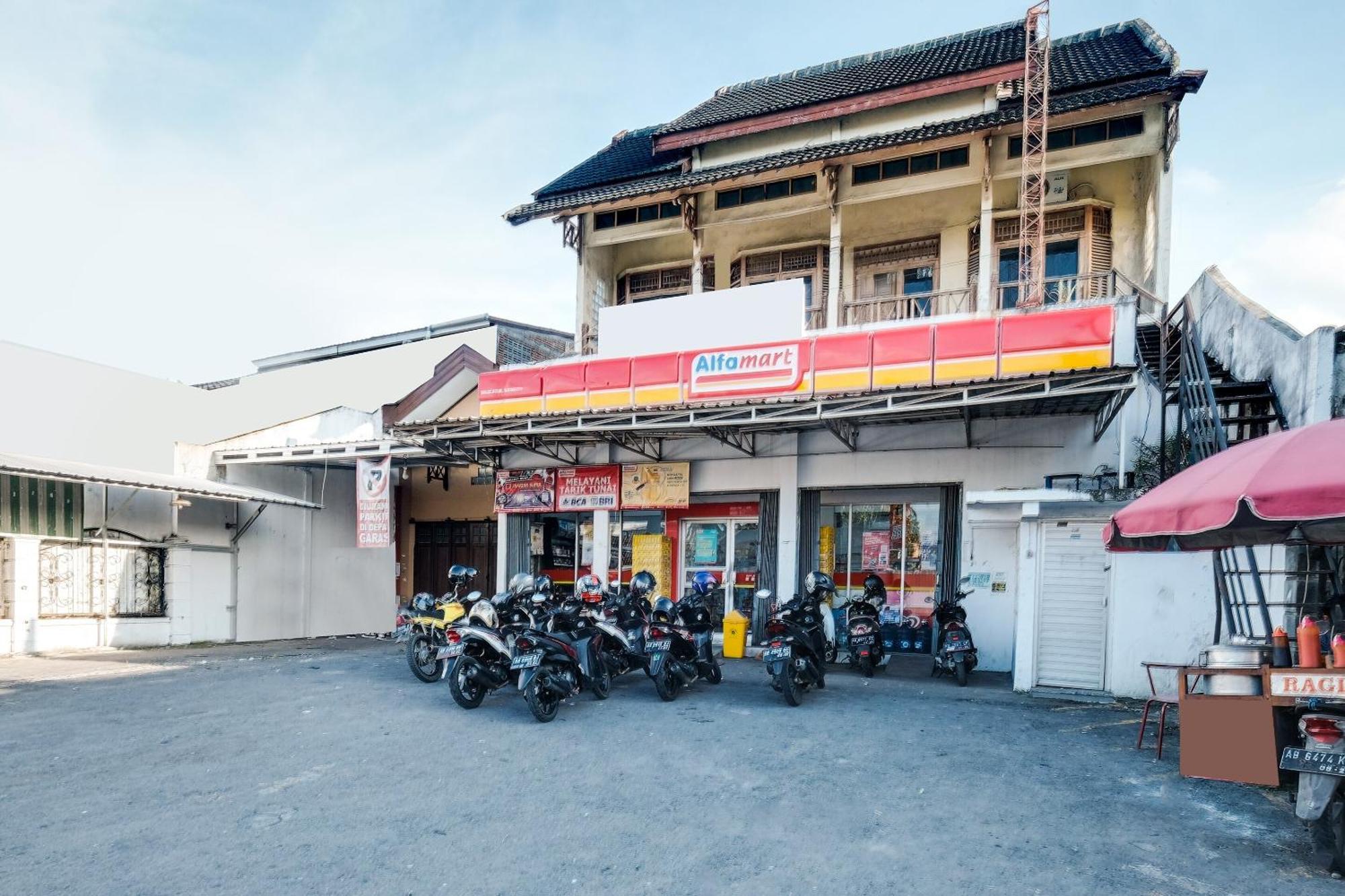 Spot On 92068 Pudja Kesuma Homestay Syariah 요그야카르타 외부 사진