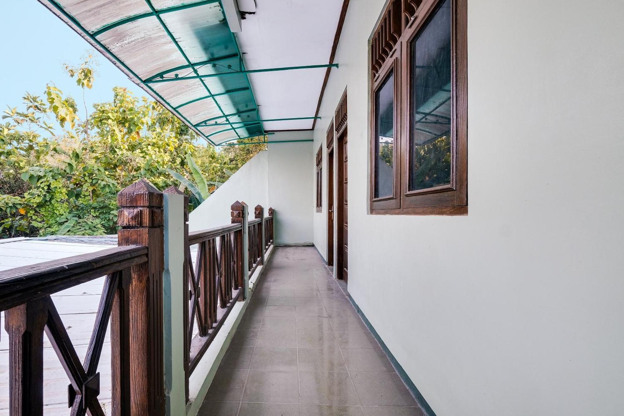 Spot On 92068 Pudja Kesuma Homestay Syariah 요그야카르타 외부 사진