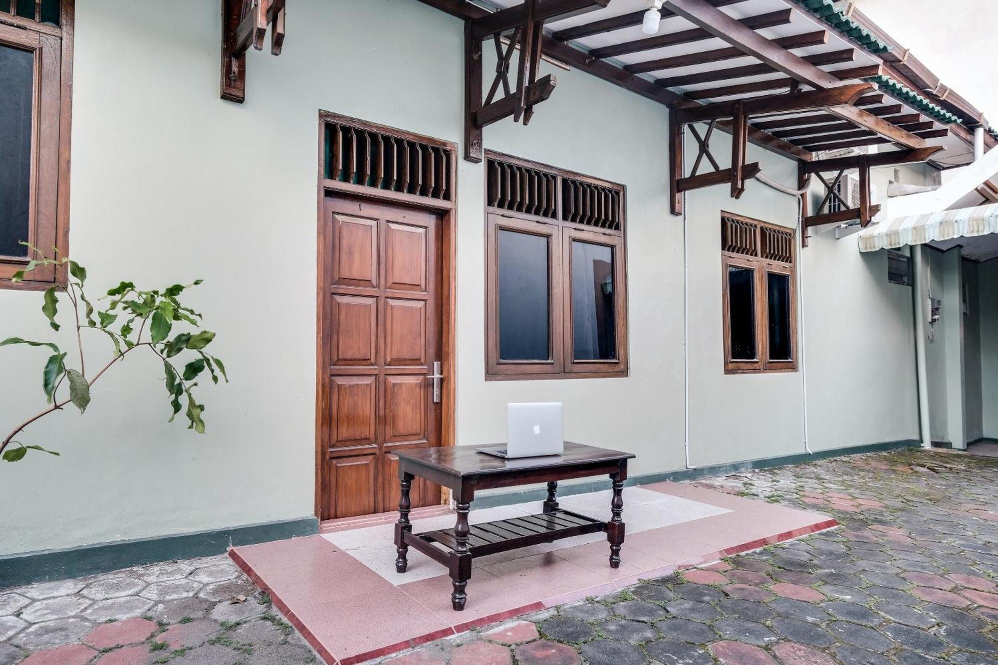 Spot On 92068 Pudja Kesuma Homestay Syariah 요그야카르타 외부 사진