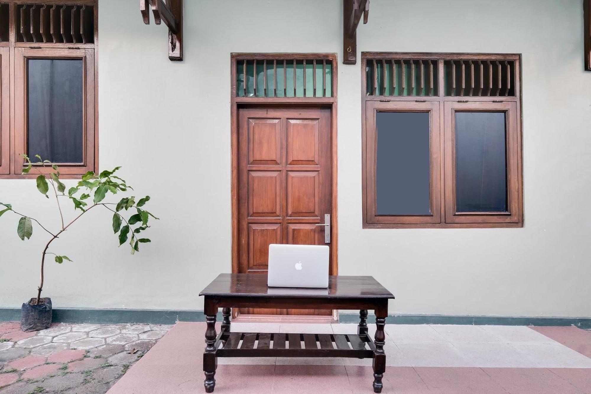 Spot On 92068 Pudja Kesuma Homestay Syariah 요그야카르타 외부 사진